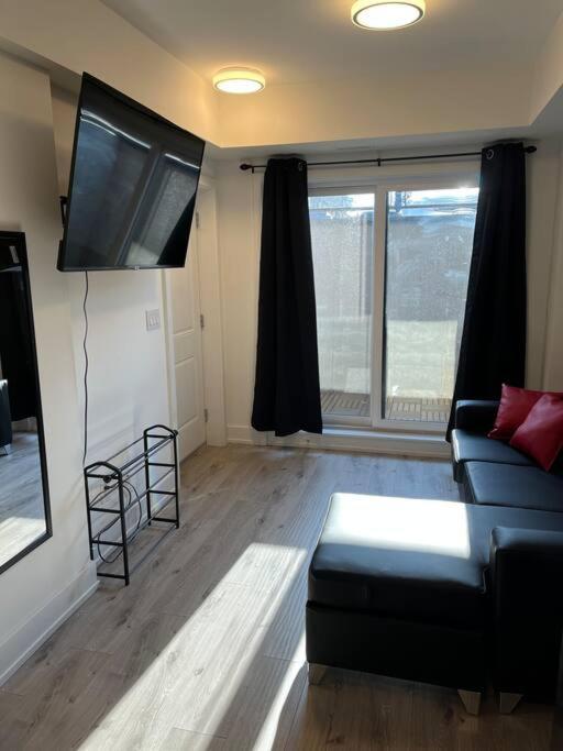 Lovely One Bedroom Condo With Free Parking Ніагара-Фоллс Екстер'єр фото