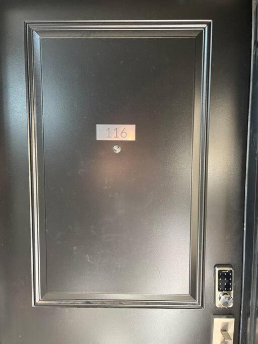 Lovely One Bedroom Condo With Free Parking Ніагара-Фоллс Екстер'єр фото