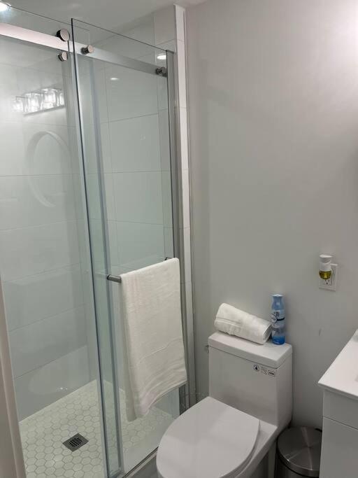 Lovely One Bedroom Condo With Free Parking Ніагара-Фоллс Екстер'єр фото